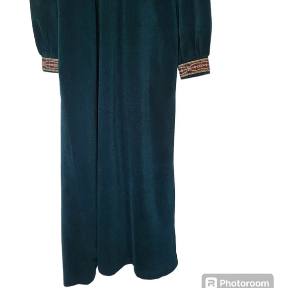 Vintage Vanity Fair Emerald Green Velvet Whimsigoth Robe Nightgown Ren Fair - Picture 5 of 14